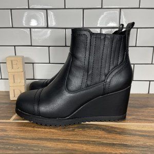 Khombu Jane Women's Size 9 Shoes Black Faux Leather Zip Up Wedge Bootie